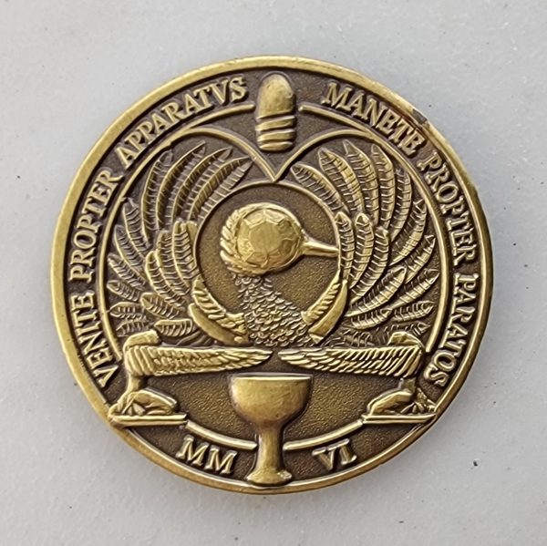 CLUB OBI WAN - ANTIQUE GOLD - Challenge Coin - Image 2